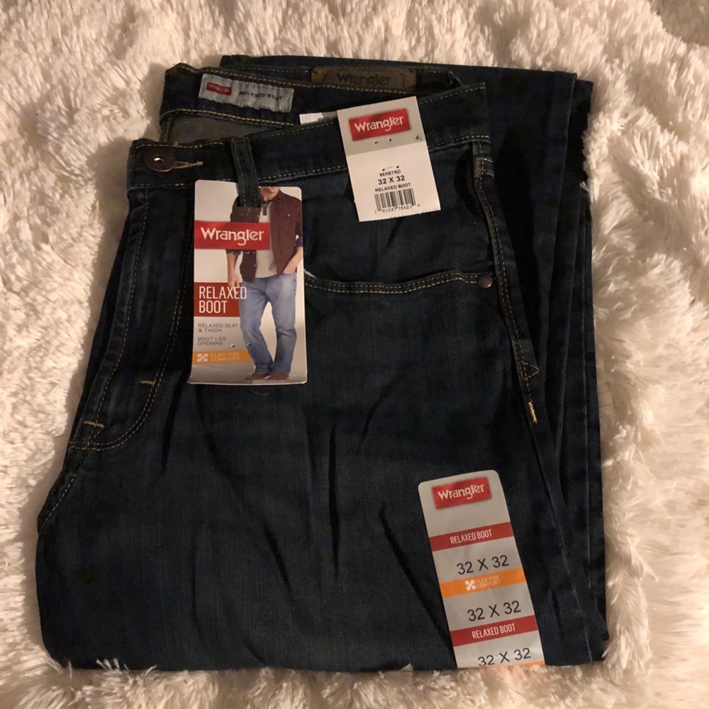 NWT Wrangler Relaxed Bootcut Jeans 32x32